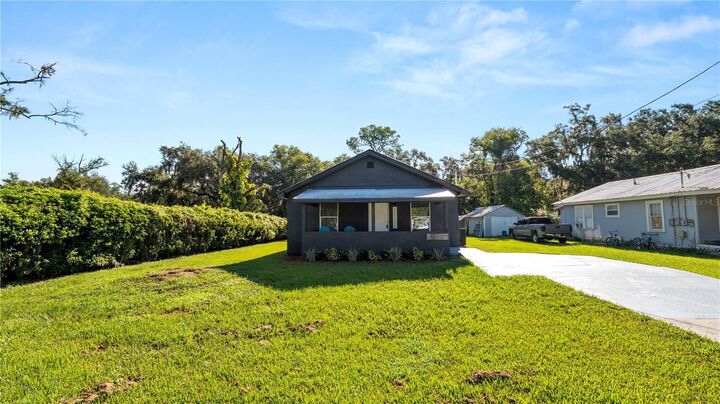 Property Photo: 1106 Powell Street FL 33563