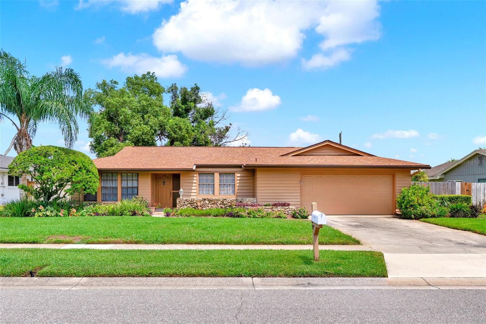 Property Photo: 1009 Woodall Drive FL 32714