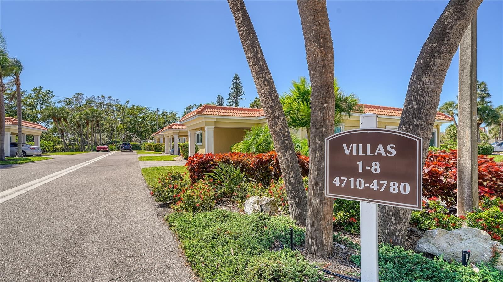 Property Photo: 4760 Gulf Of Mexico Dr. Villa 7 FL 34228