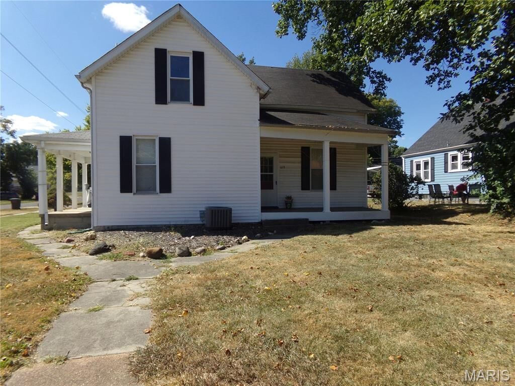 Property Photo:  619 S 4th Street  IL 62246 