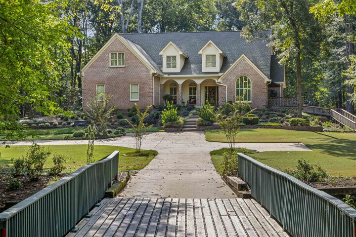 Property Photo: 585 Hickory Lake Dr TN 38028