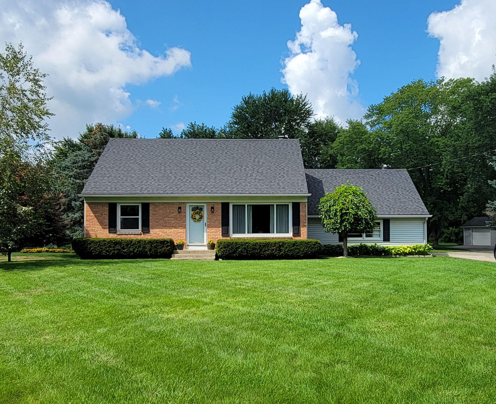 Property Photo:  2739 Orchard Lane NW  MI 49534 
