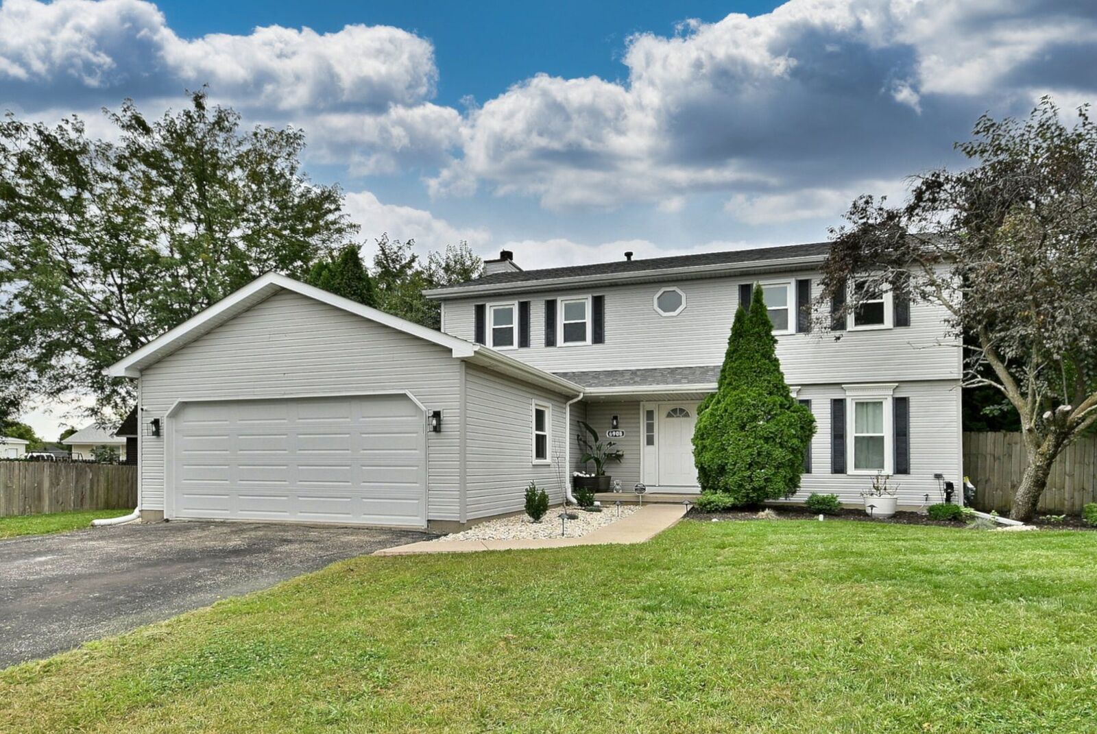 Property Photo: 6908 Lemhi Court IL 60586