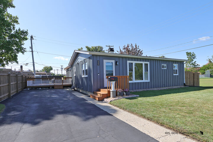 222 W Church Street  Wauconda IL 60084 photo