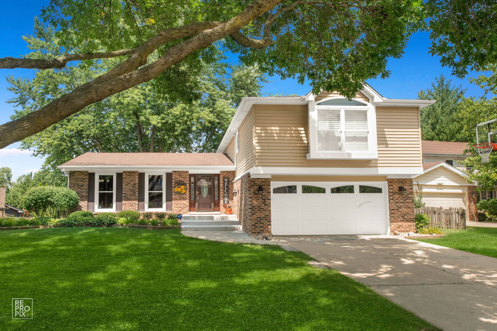 Property Photo: 2854 Saint Anton Court IL 60532