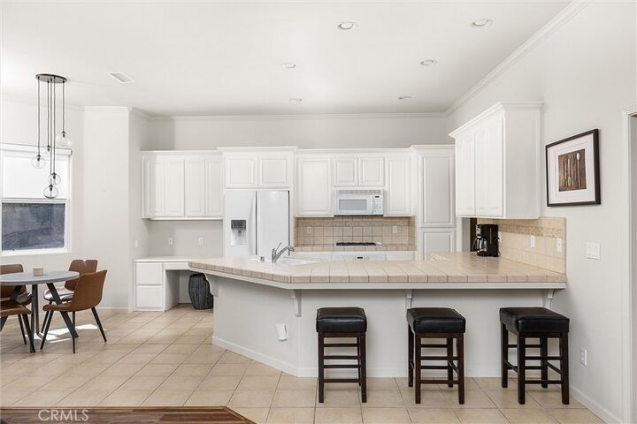 Property Photo:  1050 Sleepy Hollow Road  CA 93446 