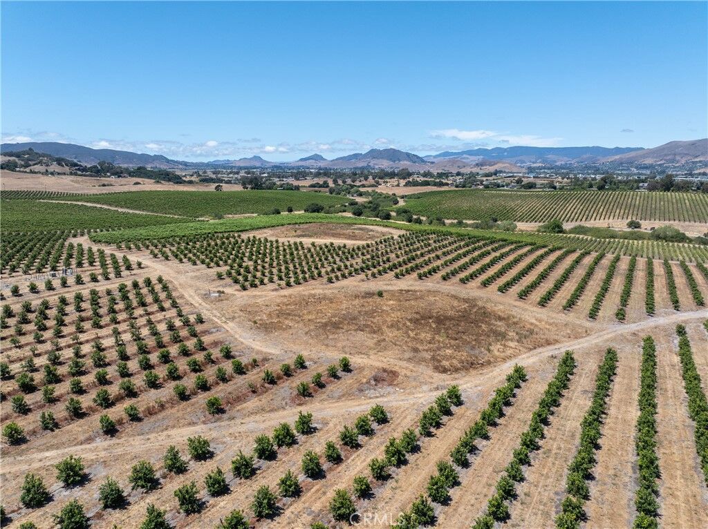 Property Photo: 5502 Los Ranchos Road CA 93401