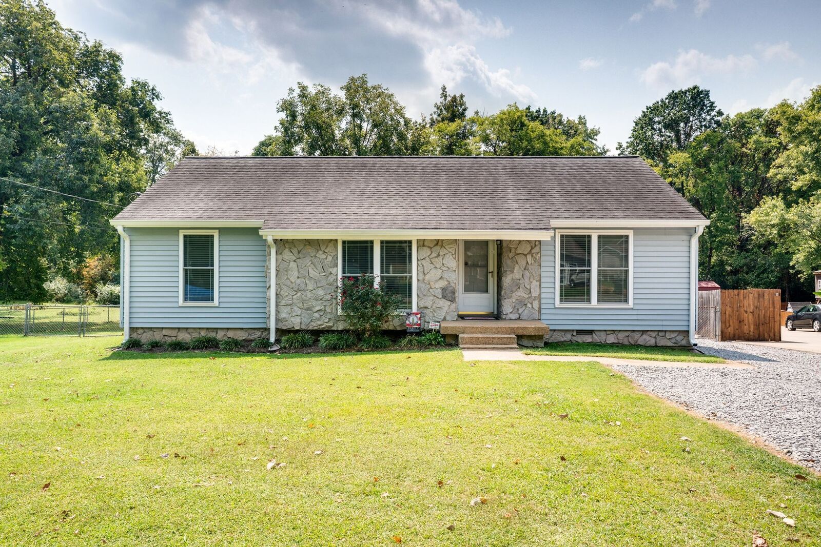 Property Photo:  340 Sunrise Cir  TN 37122 