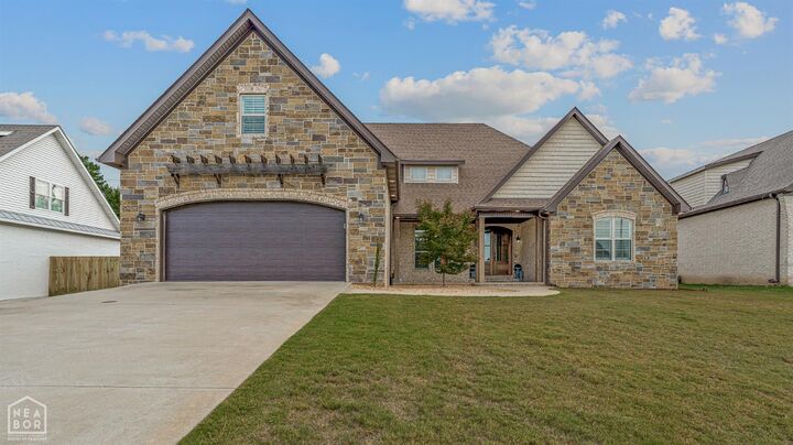 Property Photo: 2202 Chesapeake Cv AR 72404