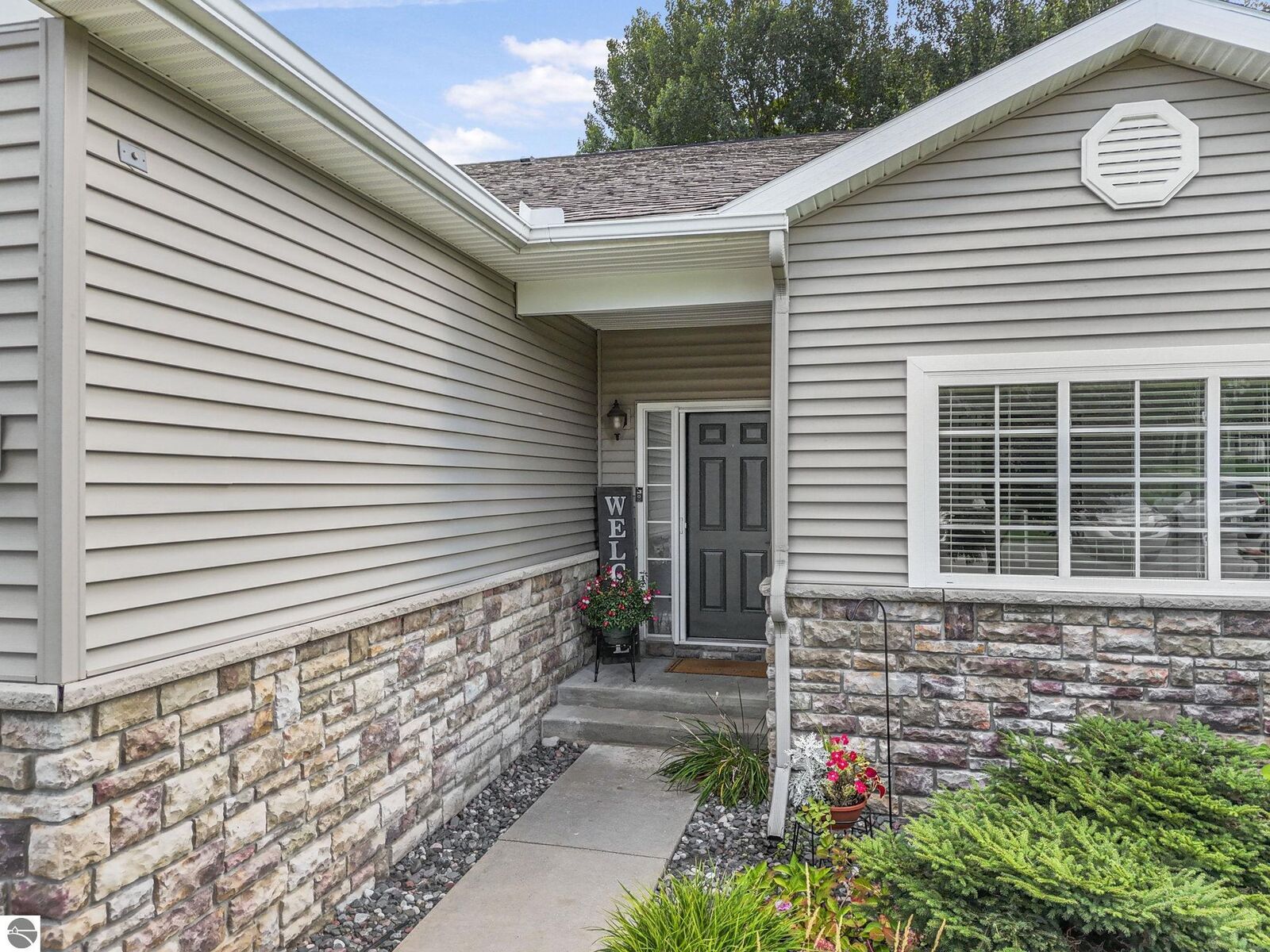Property Photo:  2130 Chelsea Lane  MI 49685 