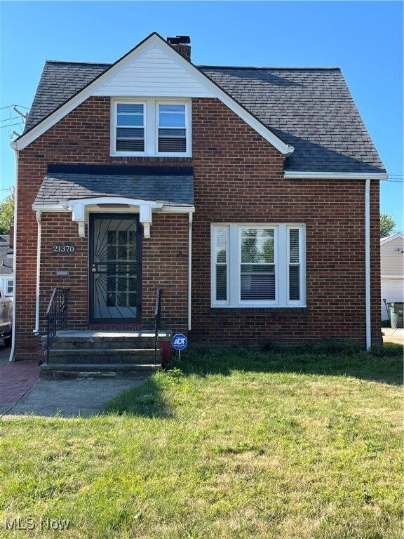 Property Photo: 21370 S Lake Shore Boulevard OH 44123