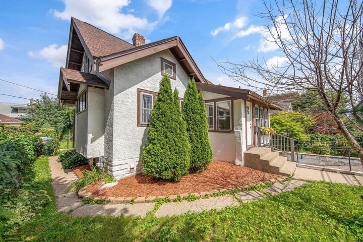 Property Photo:  624 E 36th Street  MN 55407 