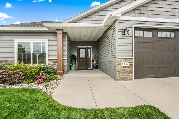 Property Photo:  1437 Aspen Lane  MN 56303 