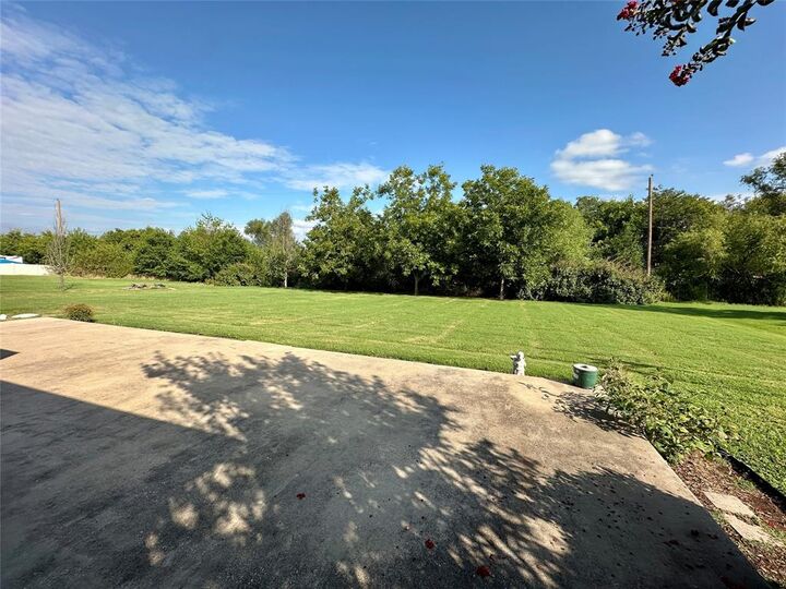 Property Photo:  202 Valen Drive  TX 75189 