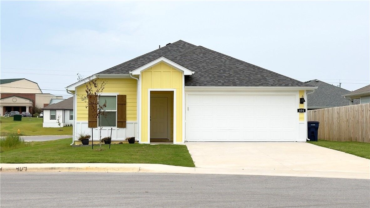 Property Photo: 404 Seville Street AR 72761