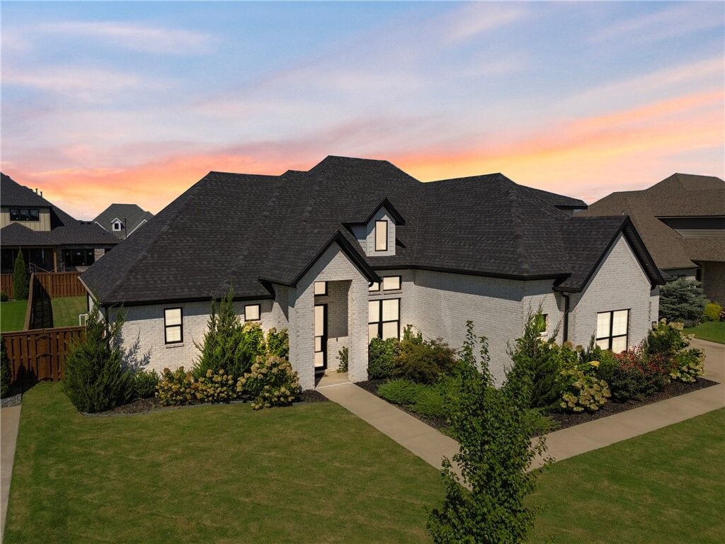 Property Photo:  4302 S 86th Place  AR 72713 