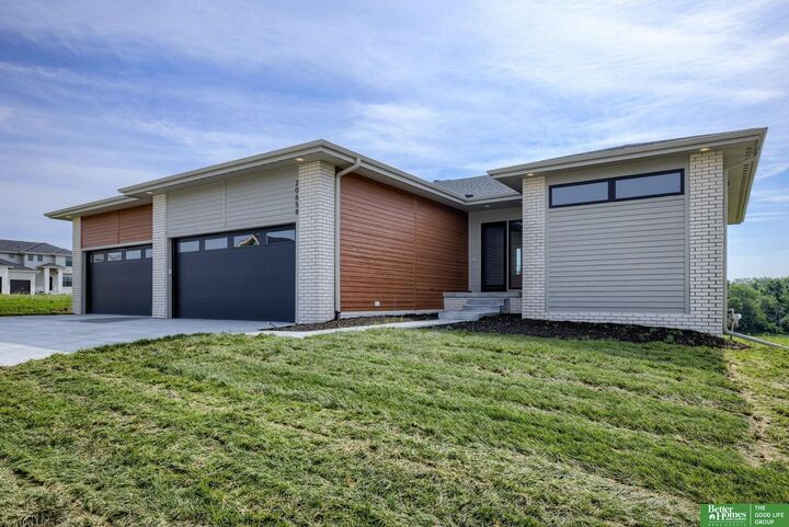 20658 Laurel Avenue  Elkhorn NE 68022 photo