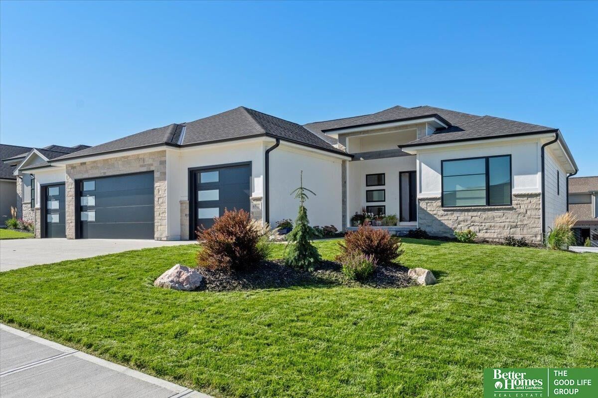 Property Photo:  6518 S 208th Avenue  NE 68022 