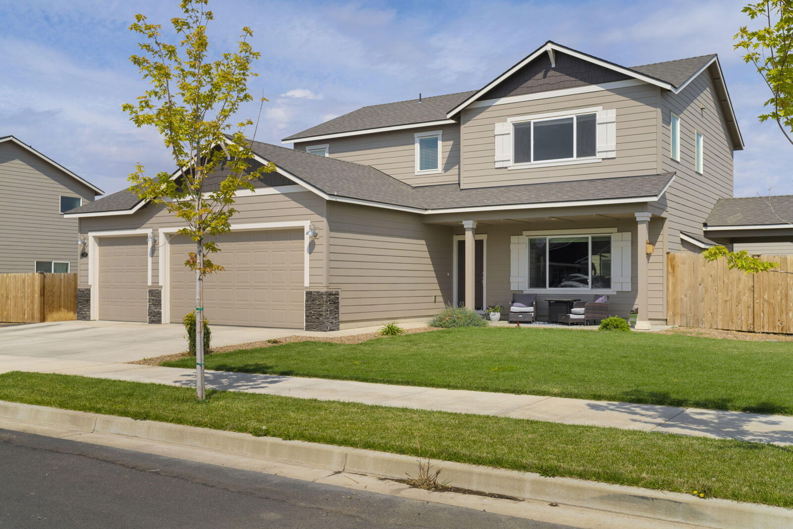 Property Photo:  280 NW Double Eagle Avenue  OR 97741 