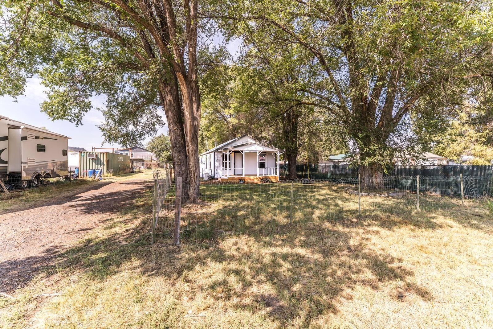 Property Photo:  1298 NW Harwood Street  OR 97754 