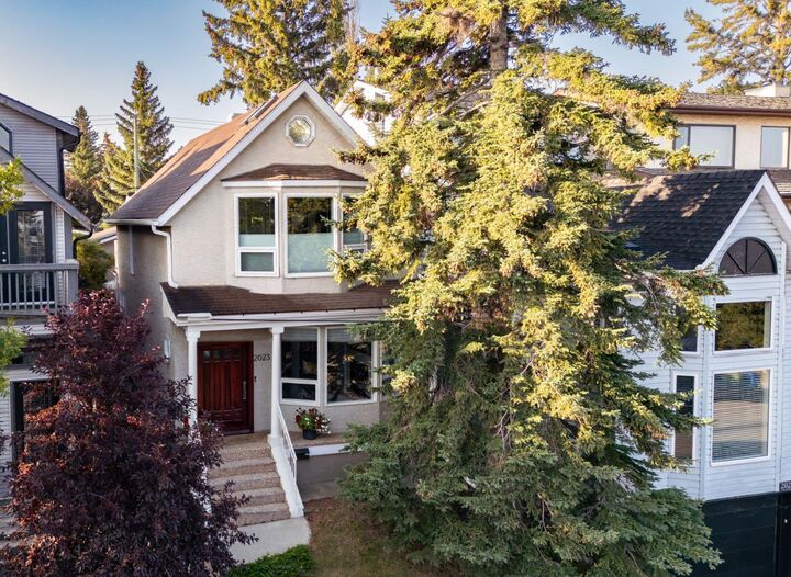 Property Photo:  2023 21 Avenue SW  AB T2T 0N8 