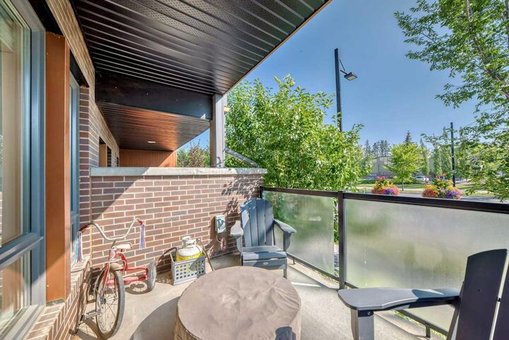 Property Photo: 3217 39 Street NW AB T3B 6G6