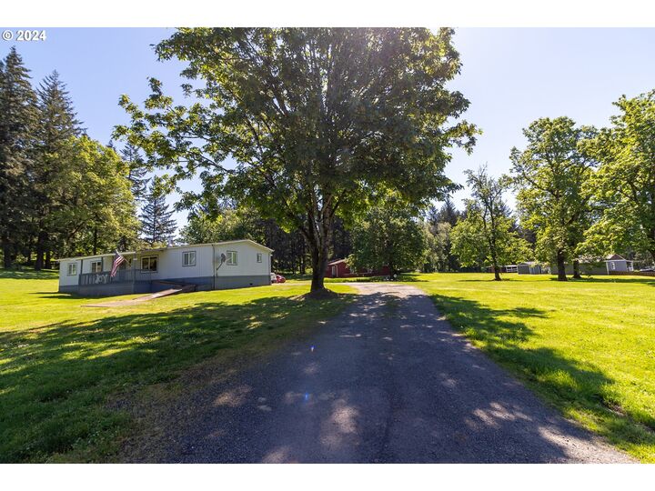 Property Photo: 23609 NE Weakley Rd WA 98607