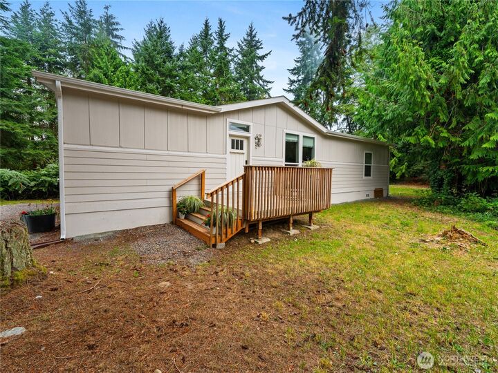 1947 E Beachwood  Freeland WA 98249 photo