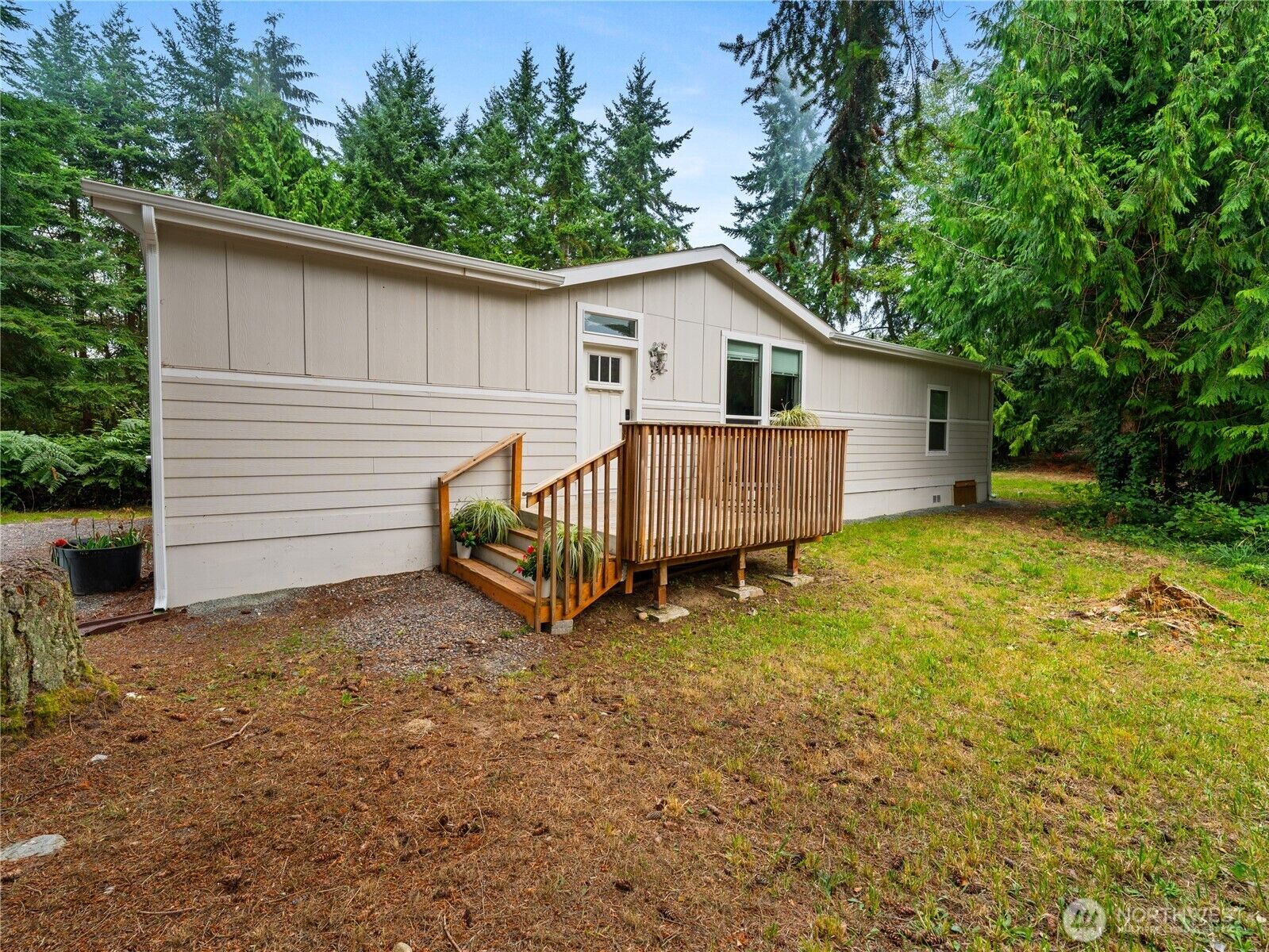 Property Photo: 1947 E Beachwood WA 98249