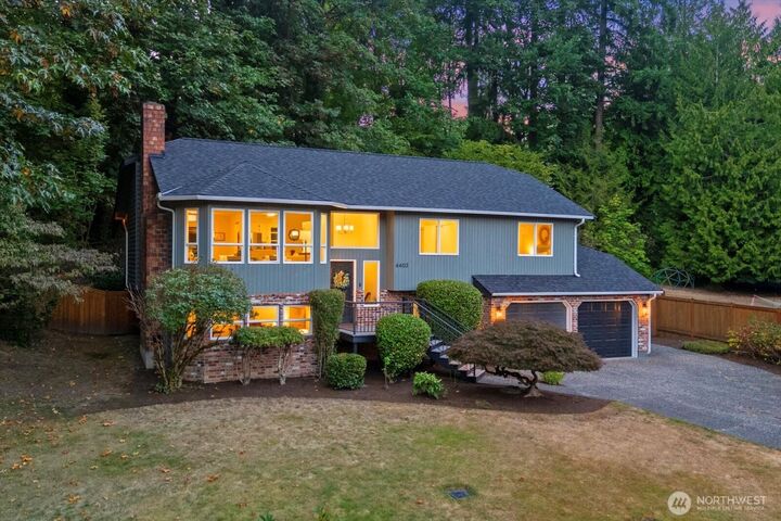 4403 NE  187th Place  Lake Forest Park WA 98155 photo