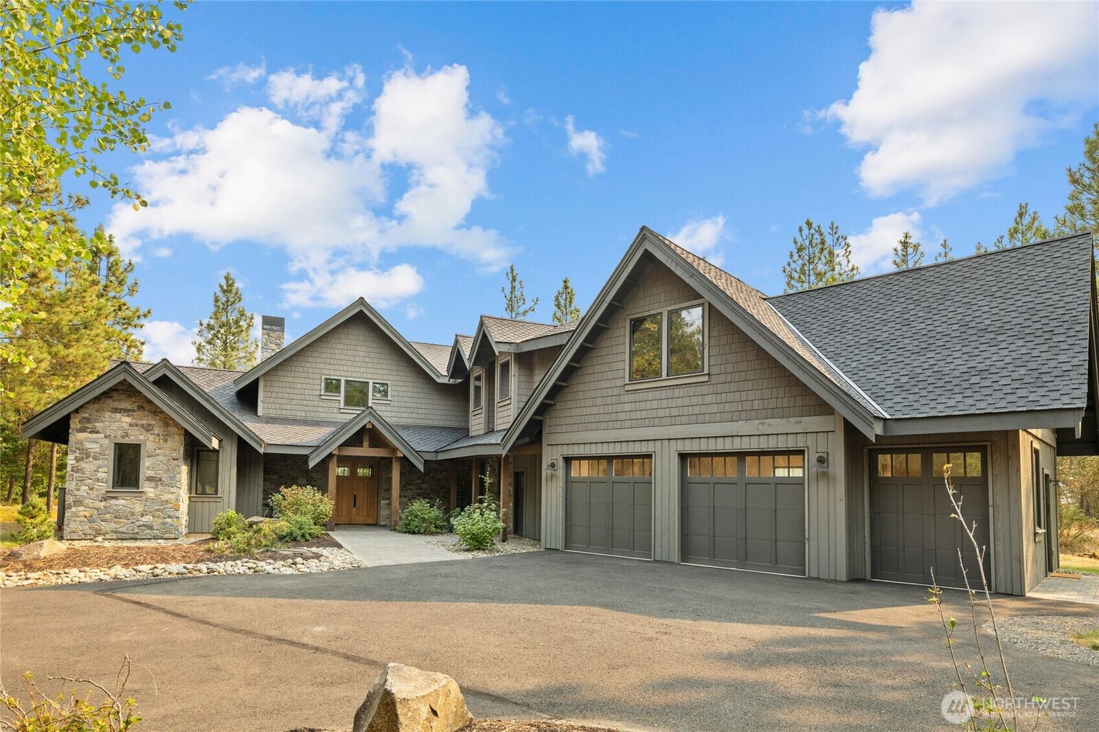 Property Photo:  1141  Southern Star Lane  WA 98922 