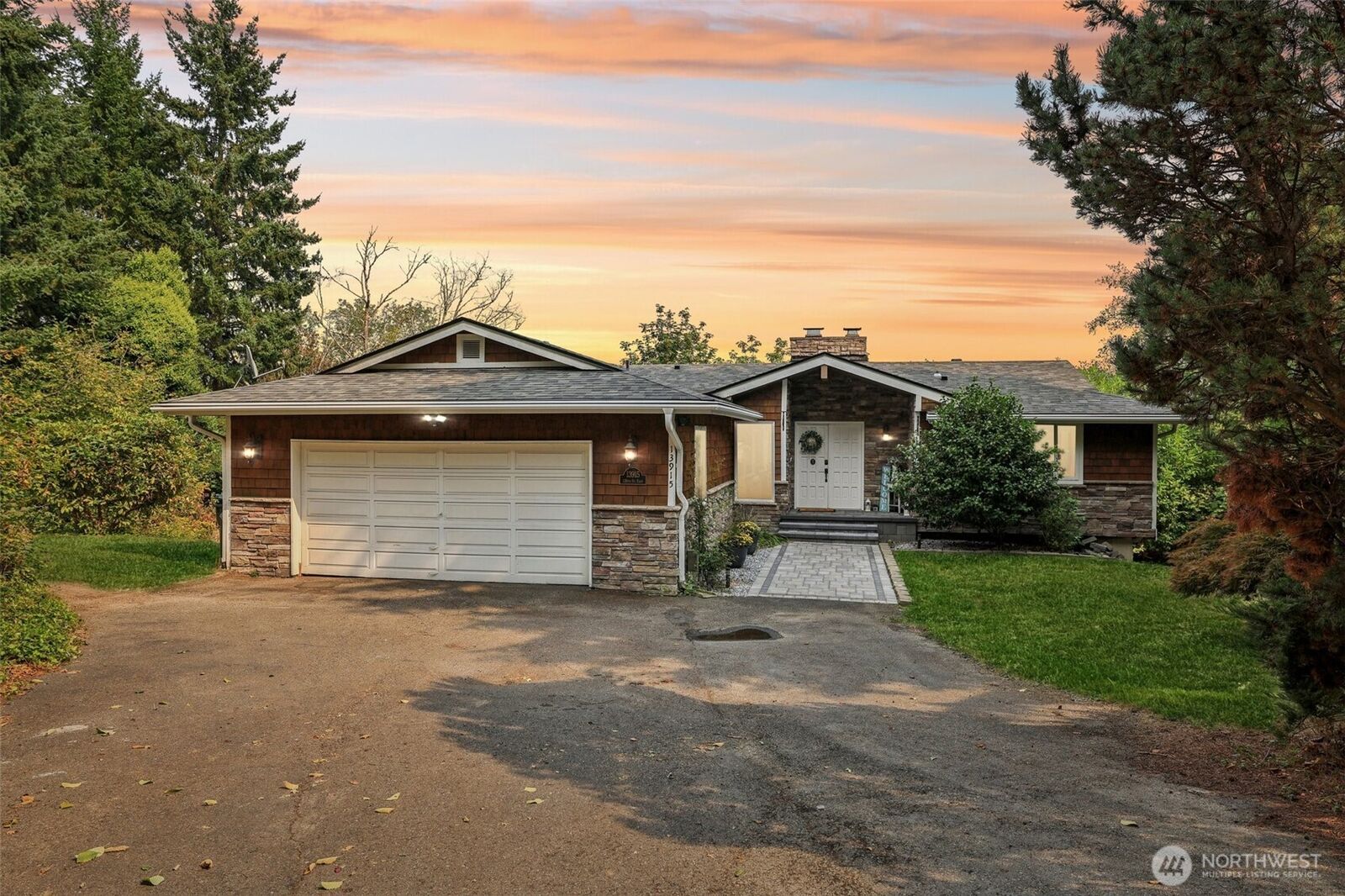 Property Photo:  13915  120th Street E  WA 98374 