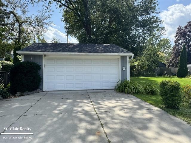 Property Photo:  102 S Ninth Street  MI 48079 