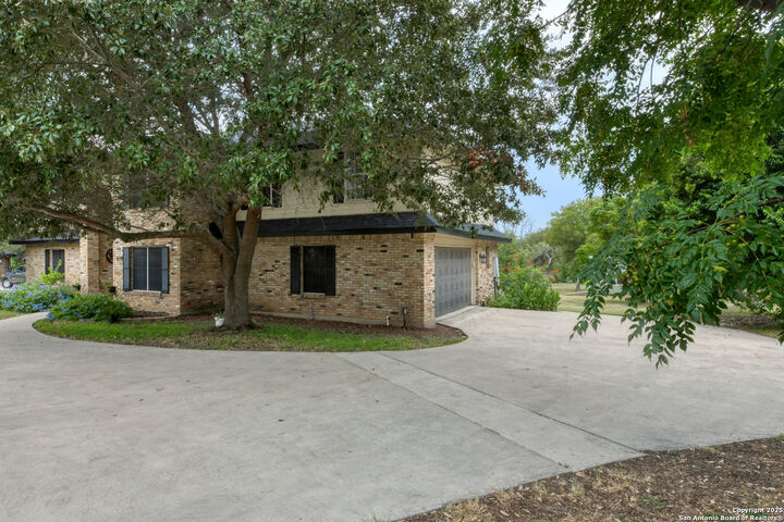 Property Photo:  510 Rudeloff  TX 78155 