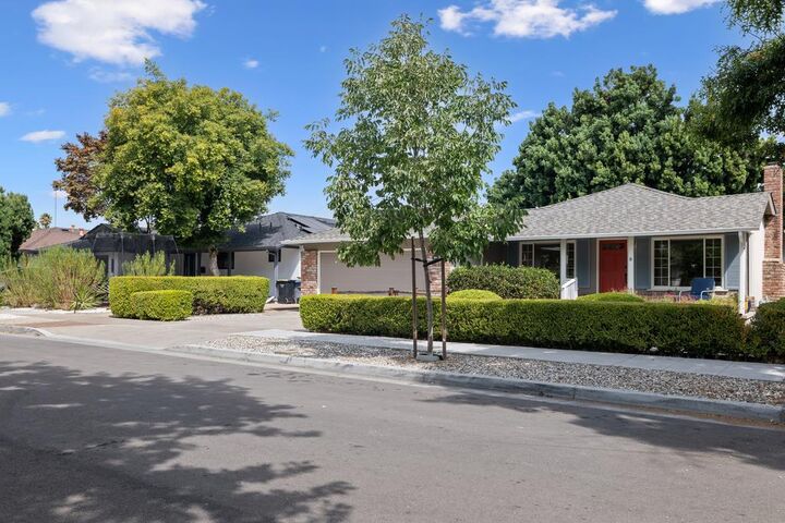 Property Photo:  949 Bidwell Ave  CA 94086 