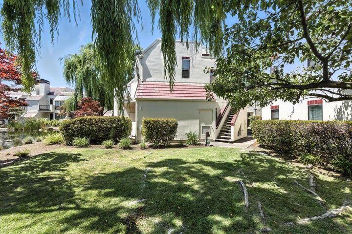 Property Photo:  221 Shorebird Circle  CA 94065 