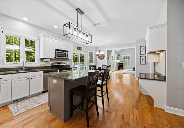 Property Photo:  4 Christopher Court  CT 06478 