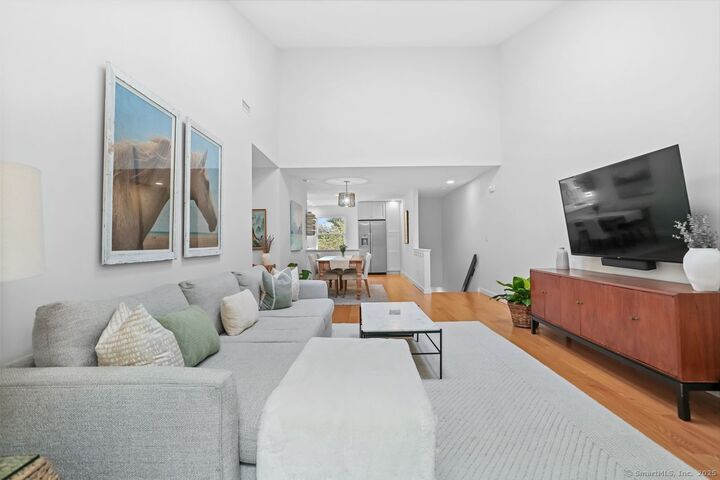 Property Photo:  1 Wolfpit Avenue Apt 12  CT 06851 