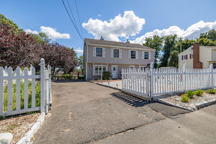 Property Photo:  201 High Ridge Drive  CT 06606 