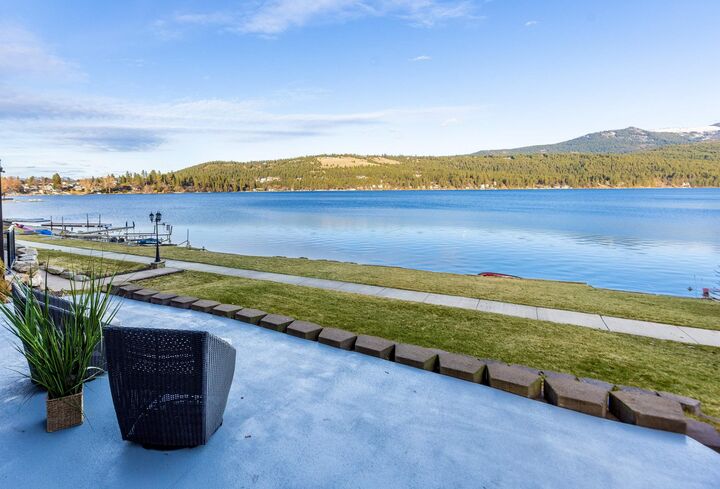 Property Photo: 907 S Liberty Dr WA 99019