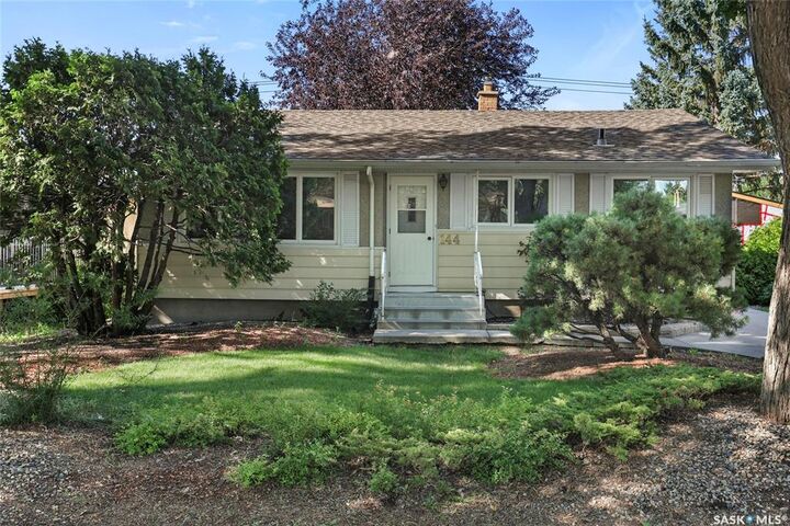 Photo de la propriété: 144 Woodward Avenue SK S4R 3H4