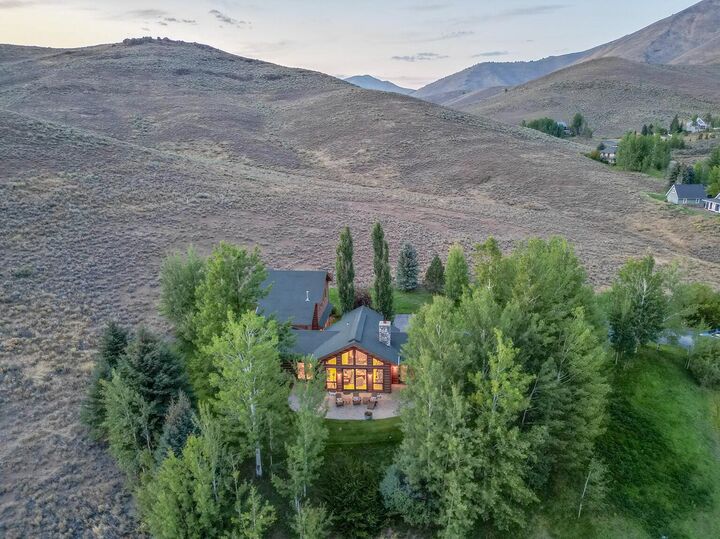 Property Photo: 117 Cochise Dr ID 83333