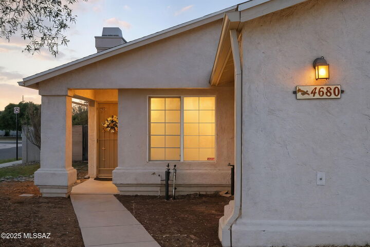Property Photo: 4680 Gatwick Drive AZ 85730