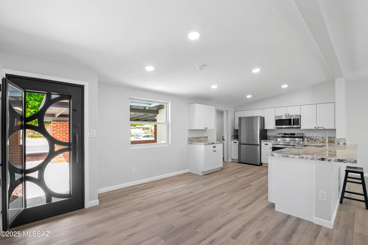 4326 N Radin Avenue  Tucson AZ 85705 photo