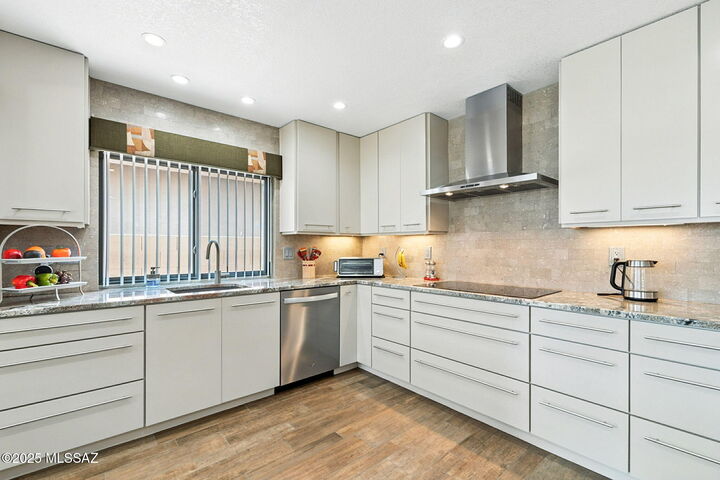 Property Photo: 65525 E Canyon Drive AZ 85739
