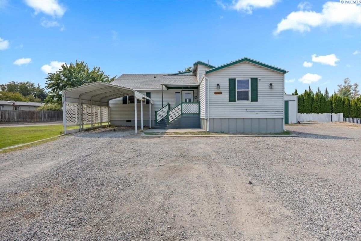 Property Photo:  1716 S Huntington Pl  WA 99337-2323 