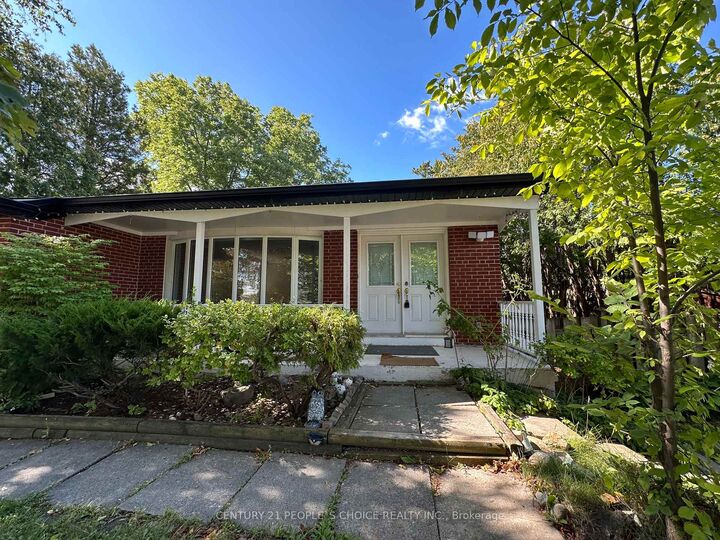 Property Photo: 1252 Mont Clair Drive ON L6H 1Z4