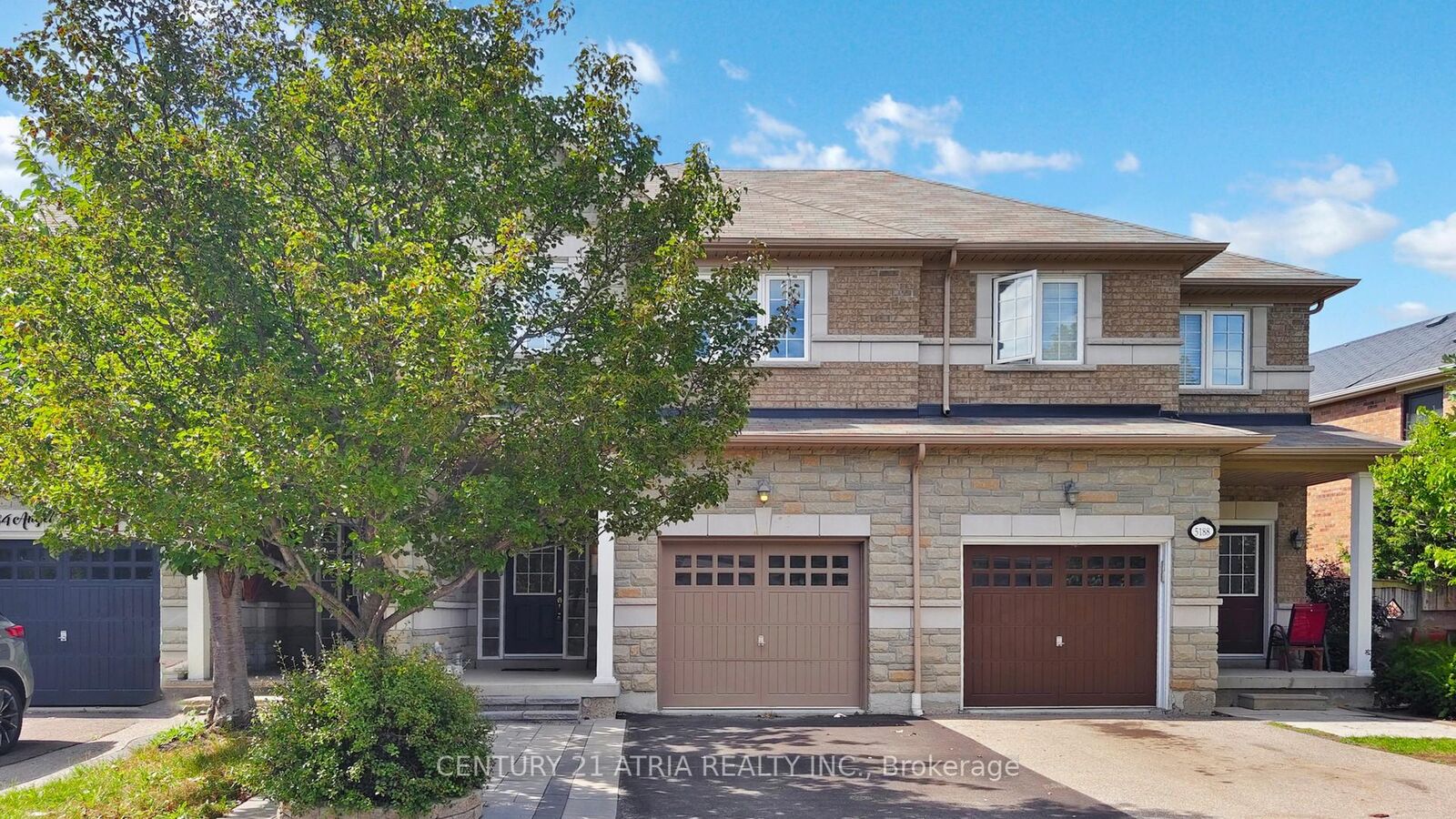 Property Photo:  5186 Angel Stone Drive  ON L5M 0L4 