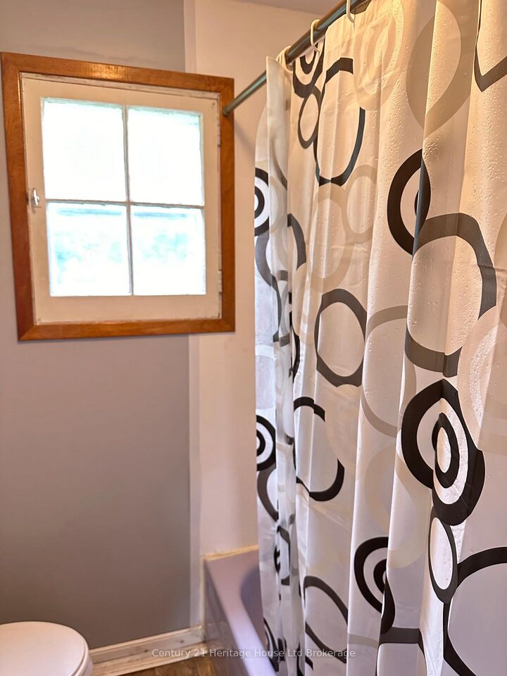 Property Photo:  64 Frederick Street  ON N4S 7W1 