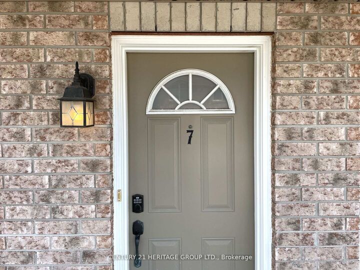Property Photo:  89 Goodwin Drive 7  ON L4N 6K4 